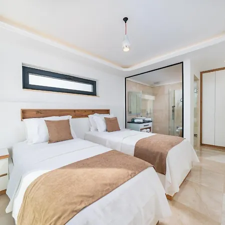 فيلة Kalkan'da Luks Esyali 5+1 Kiralik 2 Havuzlu *