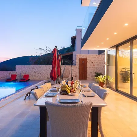 Kalkan'da Luks Esyali 5+1 Kiralik 2 Havuzlu فيلة *