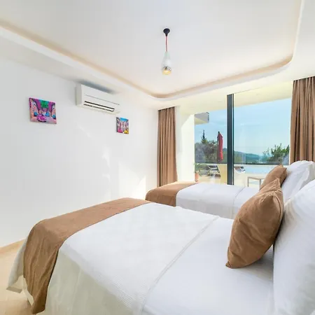 Kalkan'da Luks Esyali 5+1 Kiralik 2 Havuzlu كاس