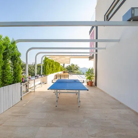 فيلة Kalkan'da Luks Esyali 5+1 Kiralik 2 Havuzlu *