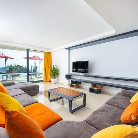 فيلة Kalkan'da Luks Esyali 5+1 Kiralik 2 Havuzlu كاس