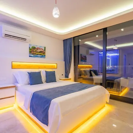 فيلة Kalkan'da Luks Esyali 5+1 Kiralik 2 Havuzlu