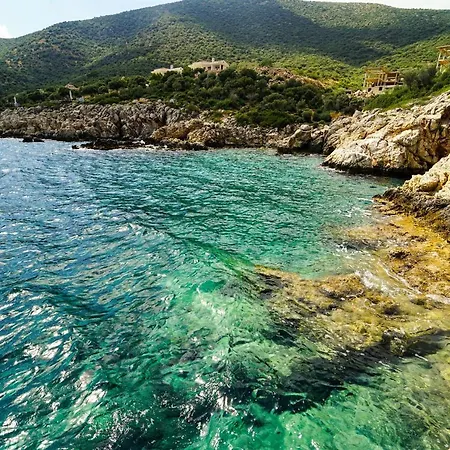 Vilă Kalkan'da Luks Esyali 5+1 Kiralik 2 Havuzlu
